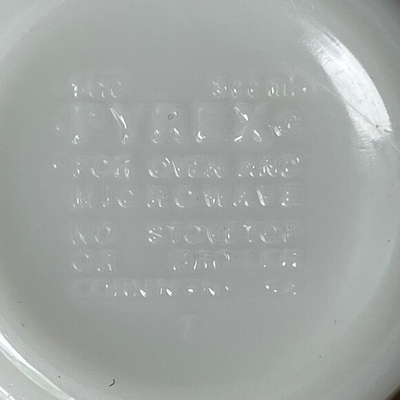 Pyrex 2 Mugs Butterfly Gold Milk Glass Brown Pattern - Picture 11 of 12